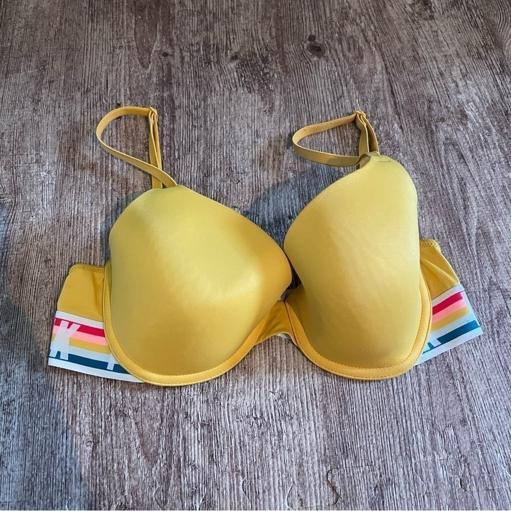 Victoria's Secret Pink Wear Everywear Lightly Lined T-Shirt Bra Yellow Size 34C